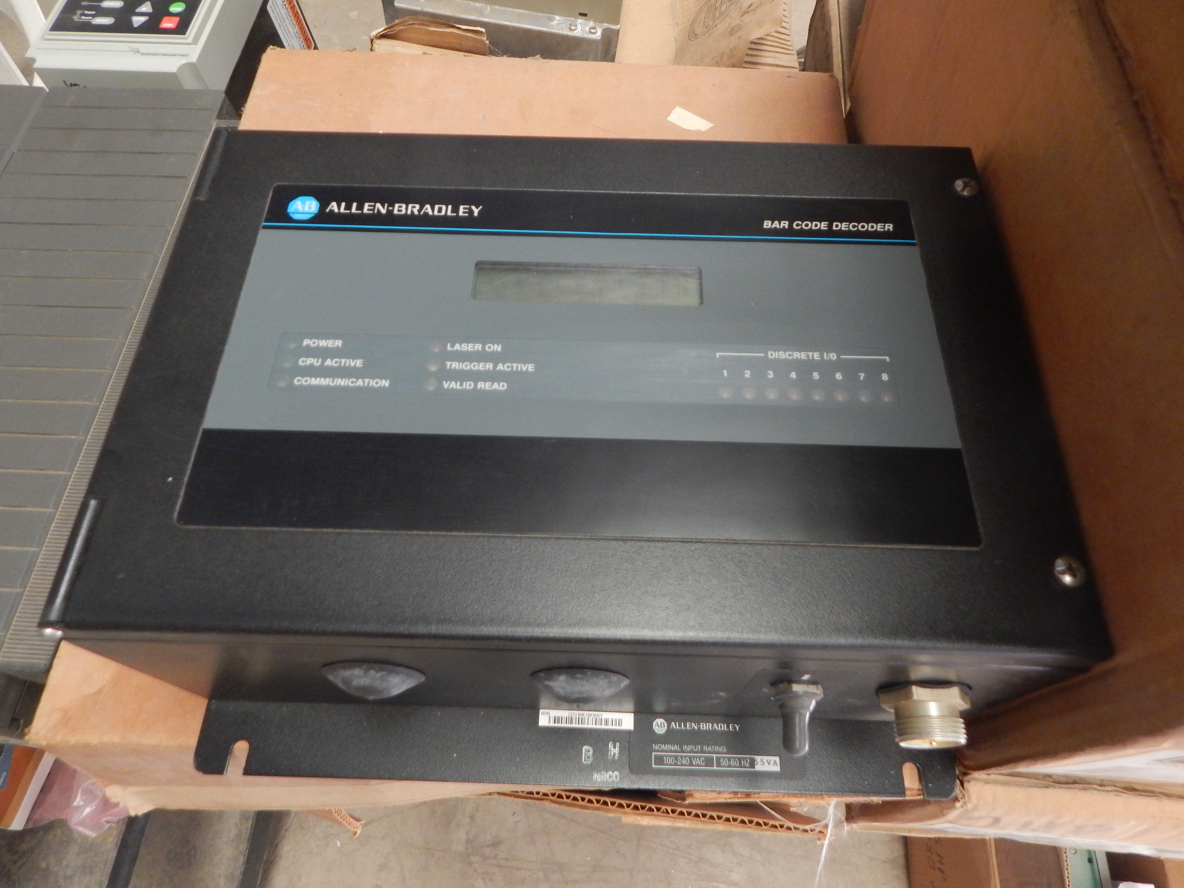 Decodificador de código de barra 100-240 VAC modelo 2755-DS4A-R1 marca Allen Bradley