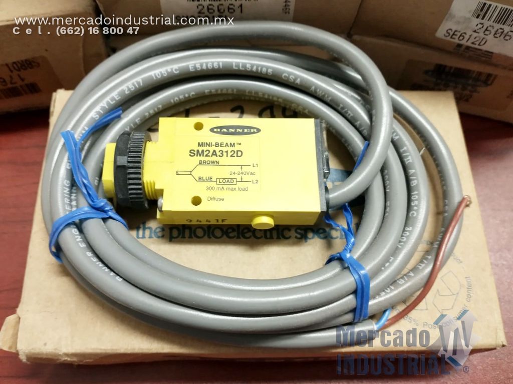 Sensor fotoeléctrico 24/240 V modelo SM2A312D marca BANNER