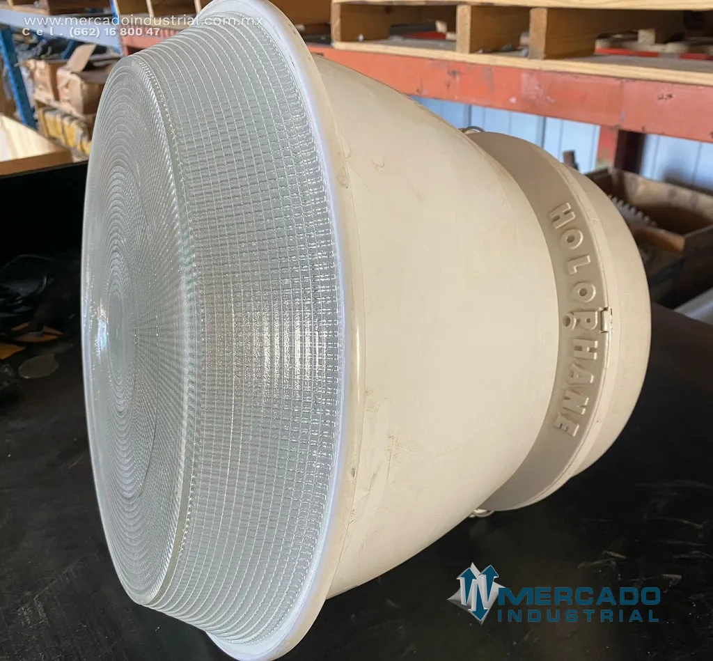 Luminaria tipo HPS 120 VAC modelo BA15DHP12CG marca Holophane
