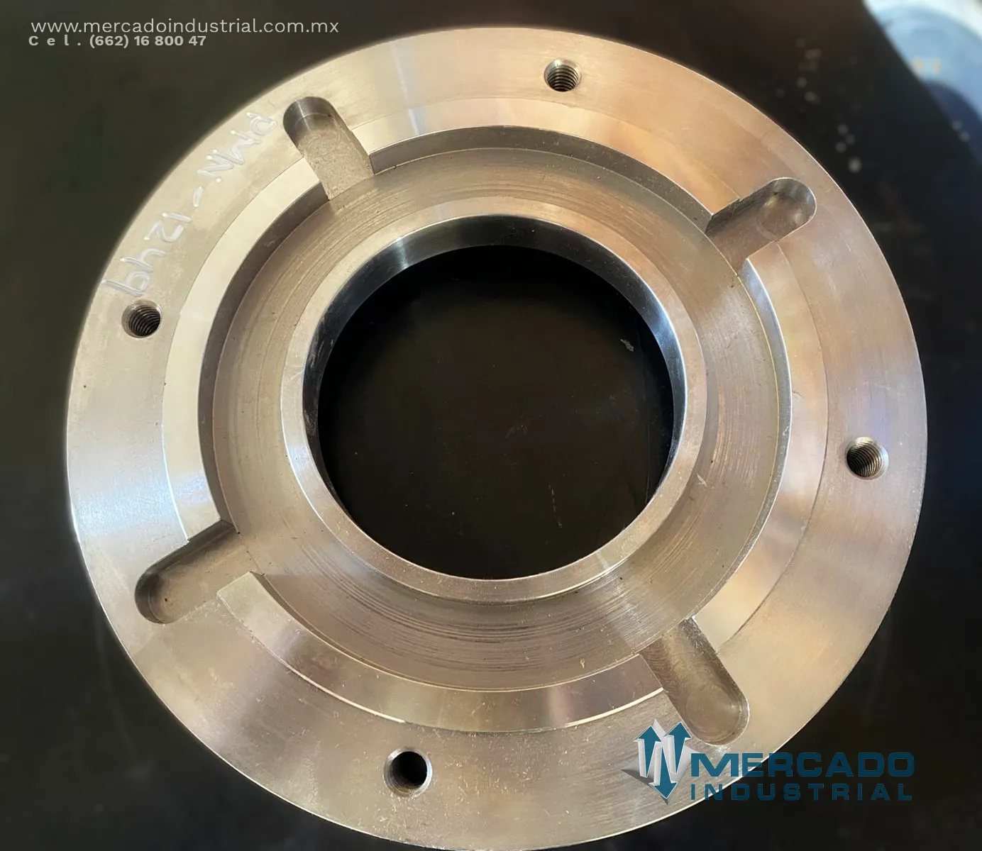 Tapa final 11" x 1 3/8" parte 62037040 marca Caterpillar