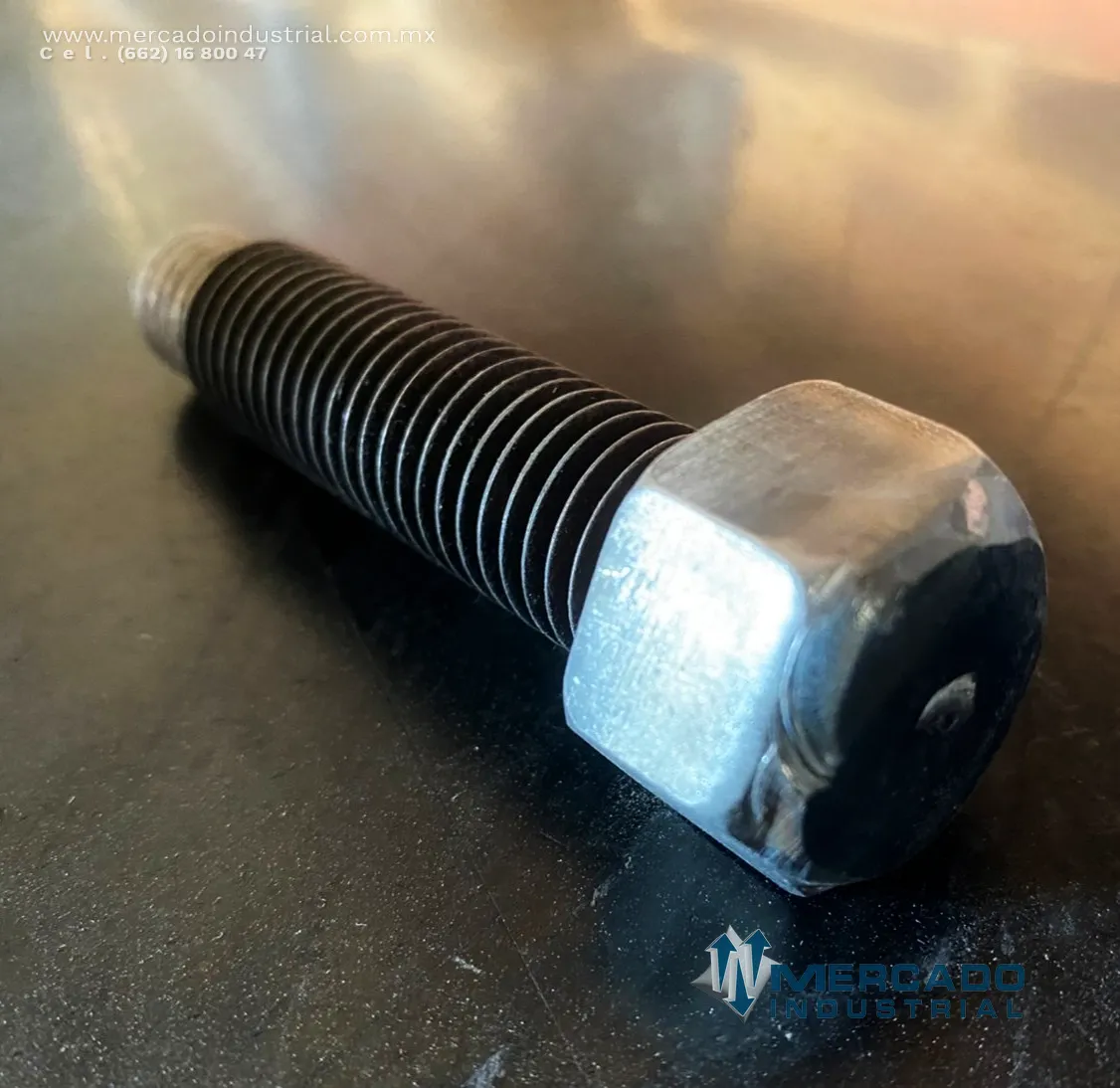 Tornillo hexagonal 1/2" x 3" parte 1268477 marca Caterpillar