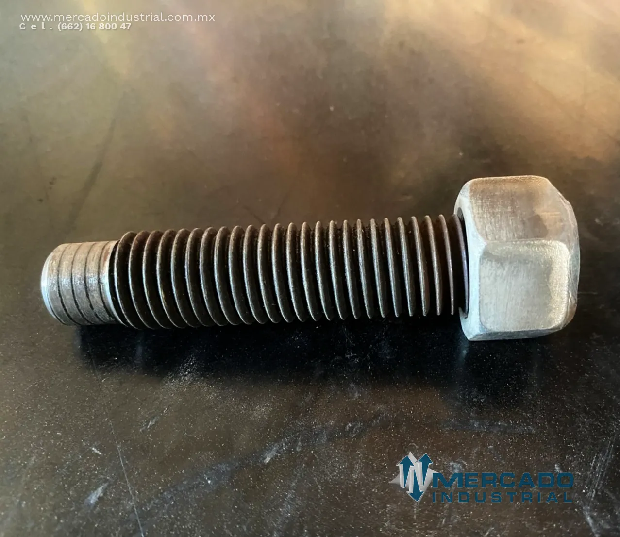 Tornillo hexagonal 1/2" x 3" parte 1268477 marca Caterpillar