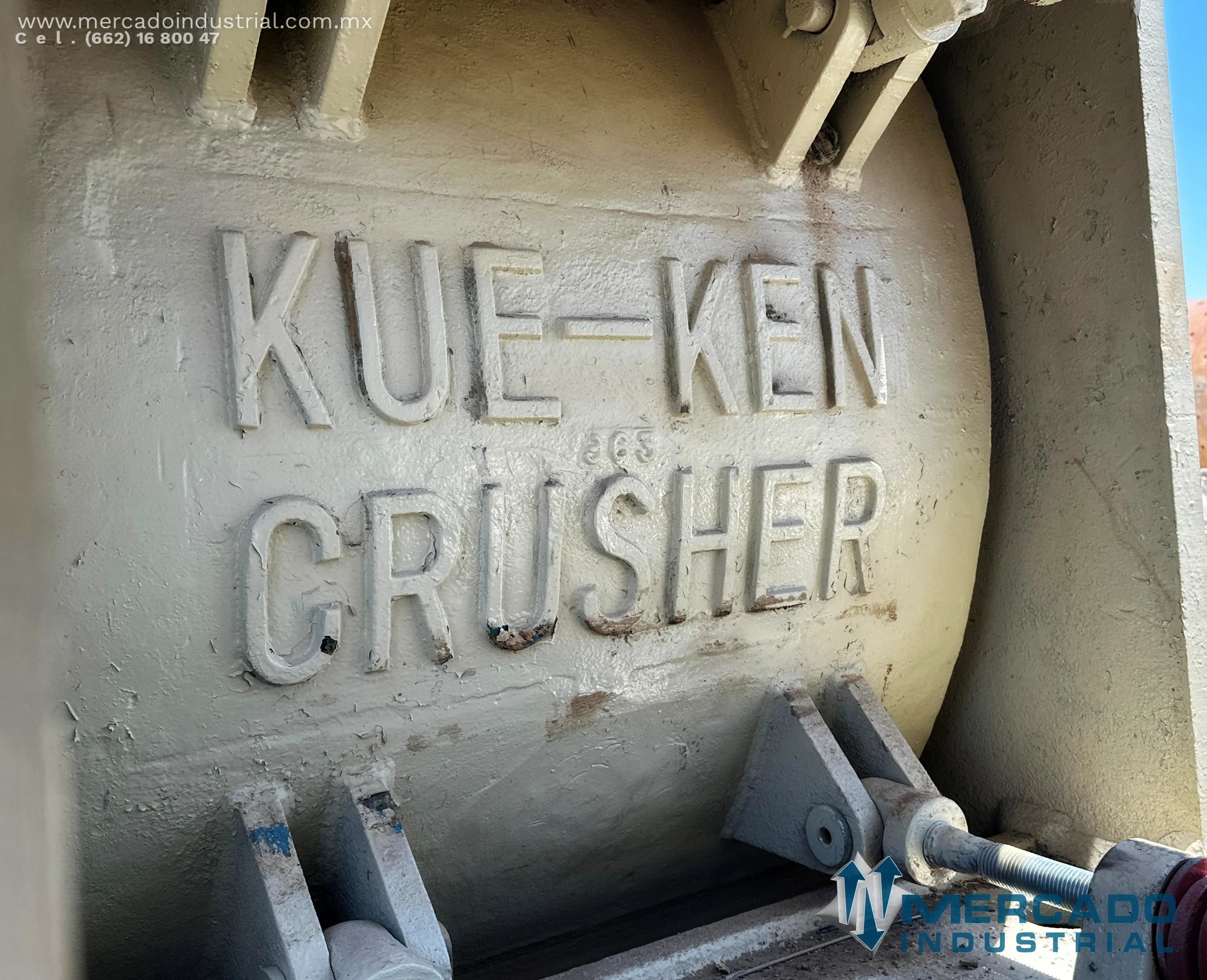 Quebradora de quijada 27x42 equipado con alimentador vibratorio marca KUE-KEN CRUSHER