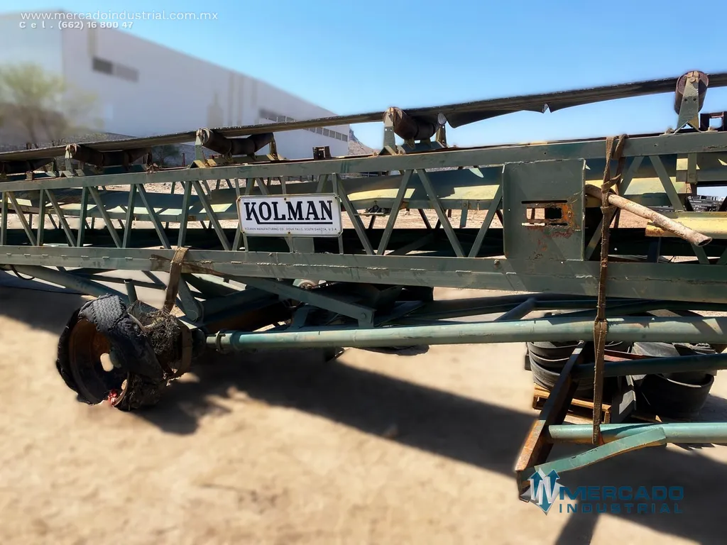 Banda transportadora móvil con chapulín de 24" x 20 m de largo marca Kolman