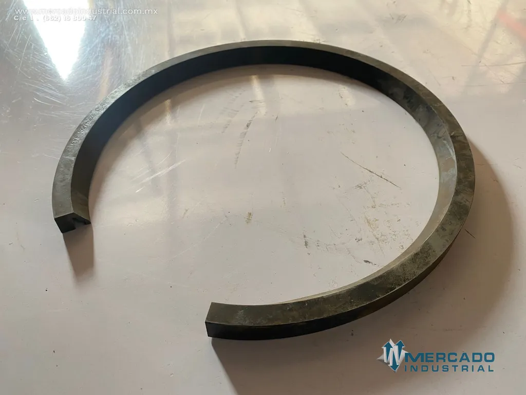 Sello 10 1/4" x 5/8" con gancho de acero y conector parte 527622 marca SKF