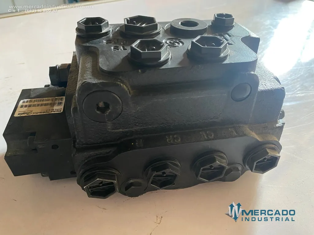 Válvula hidráulica orbital de dirección 16.9 MPa parte 1673544 marca Hyster