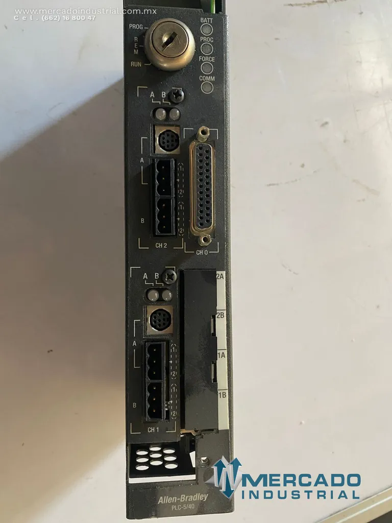 Módulo analógico controlador programable 3.3A 5V parte 1785-L40B/E marca Allen Bradley