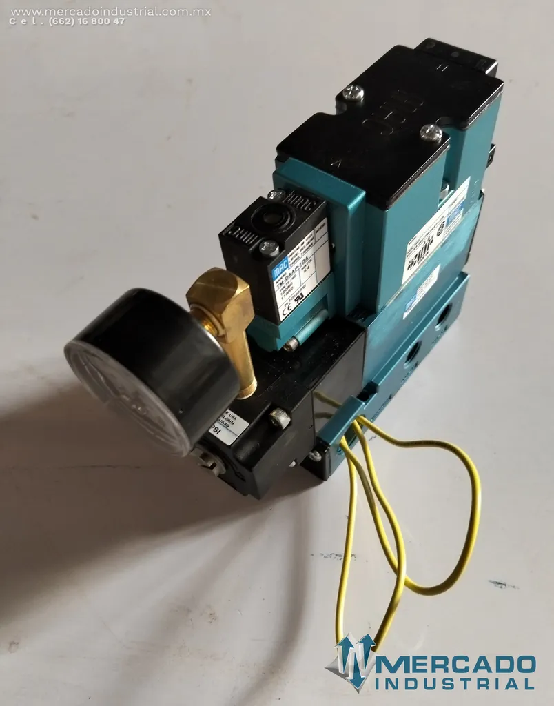Válvula solenoide de aire comprimido de 4 vías 120V 150 psi modelo PR82A-AABA marca MAC