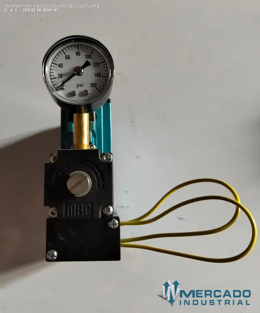 Válvula solenoide de aire comprimido de 4 vías 120V 150 psi modelo PR82A-AABA marca MAC