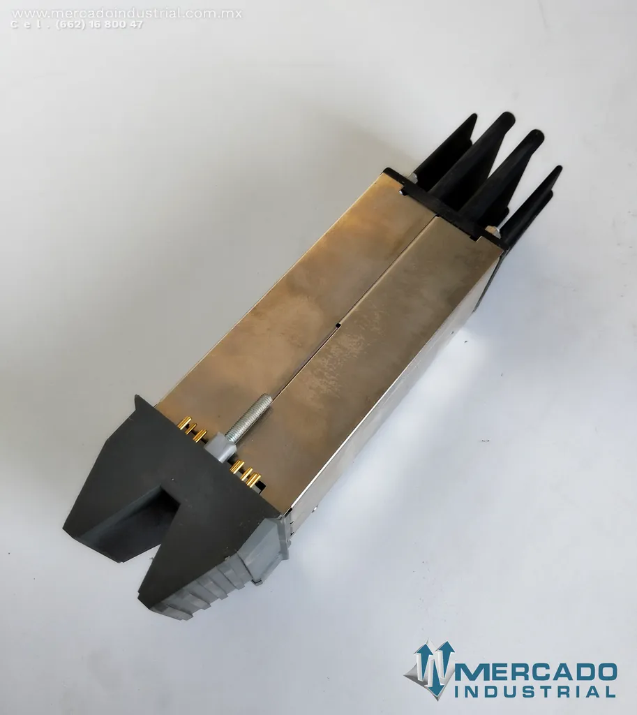 Modulo de potencia industrial 240 VAC modelo AA16560 marca FOXBORO