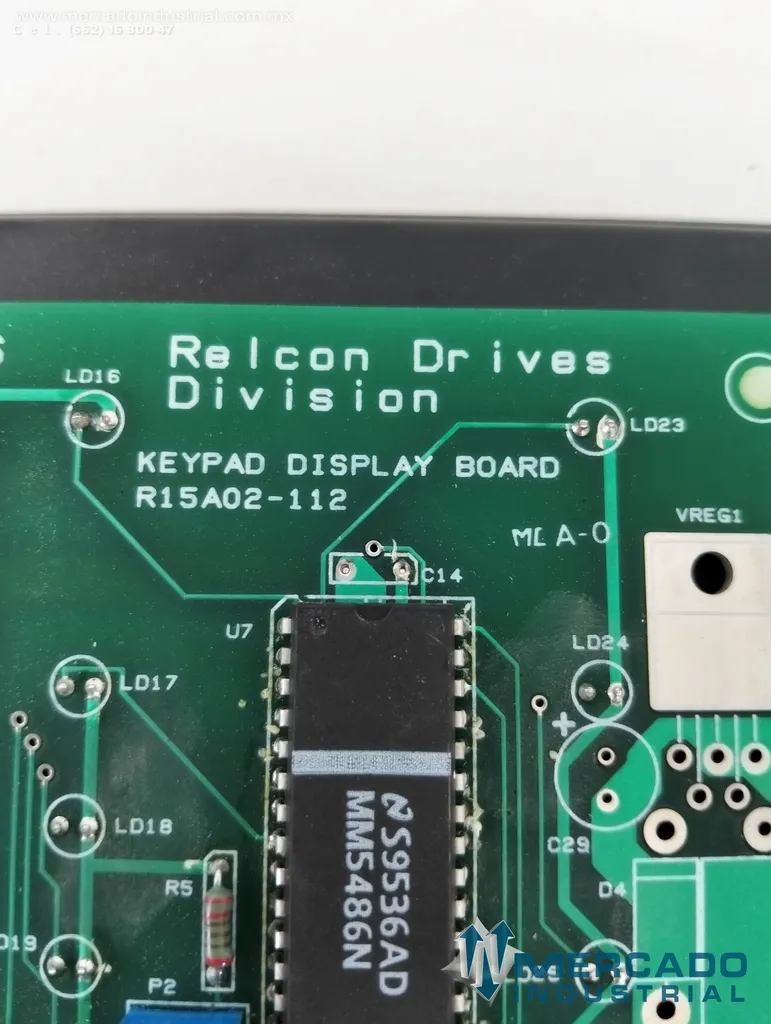 Panel de control de operaciones modelo R15A02-112 marca Siemens