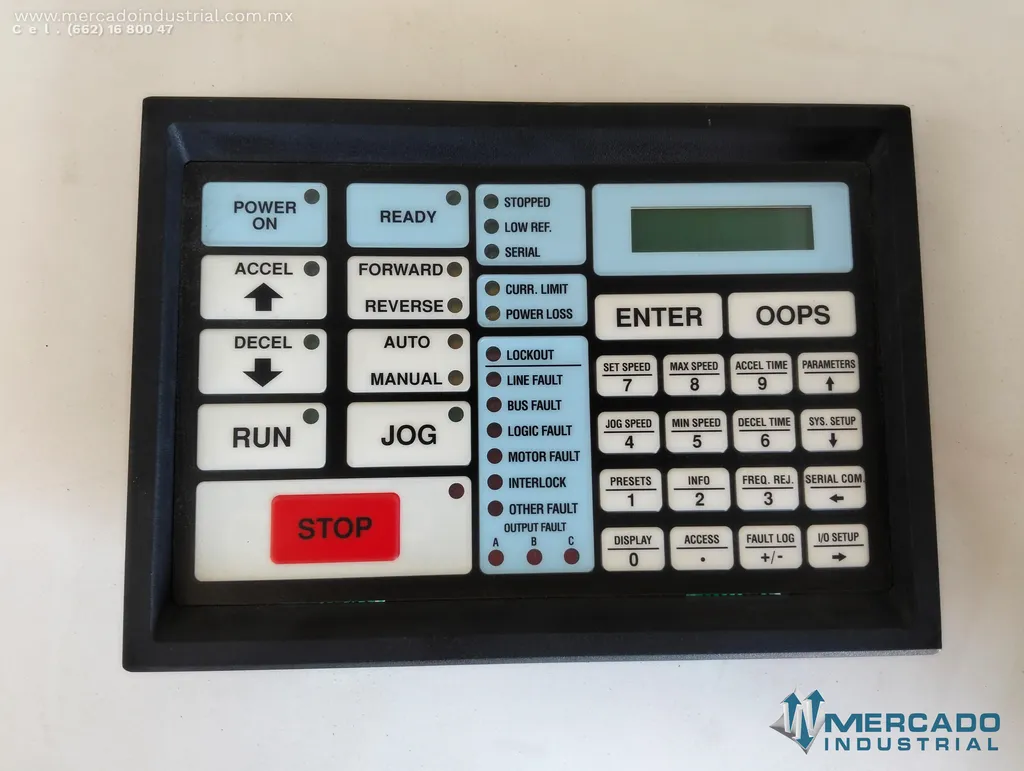 Panel de control de operaciones modelo R15A02-112 marca Siemens