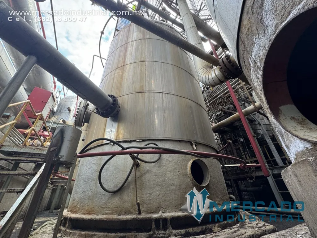 Tanque vertical de 55.3 m³ de acero inoxidable 316L
