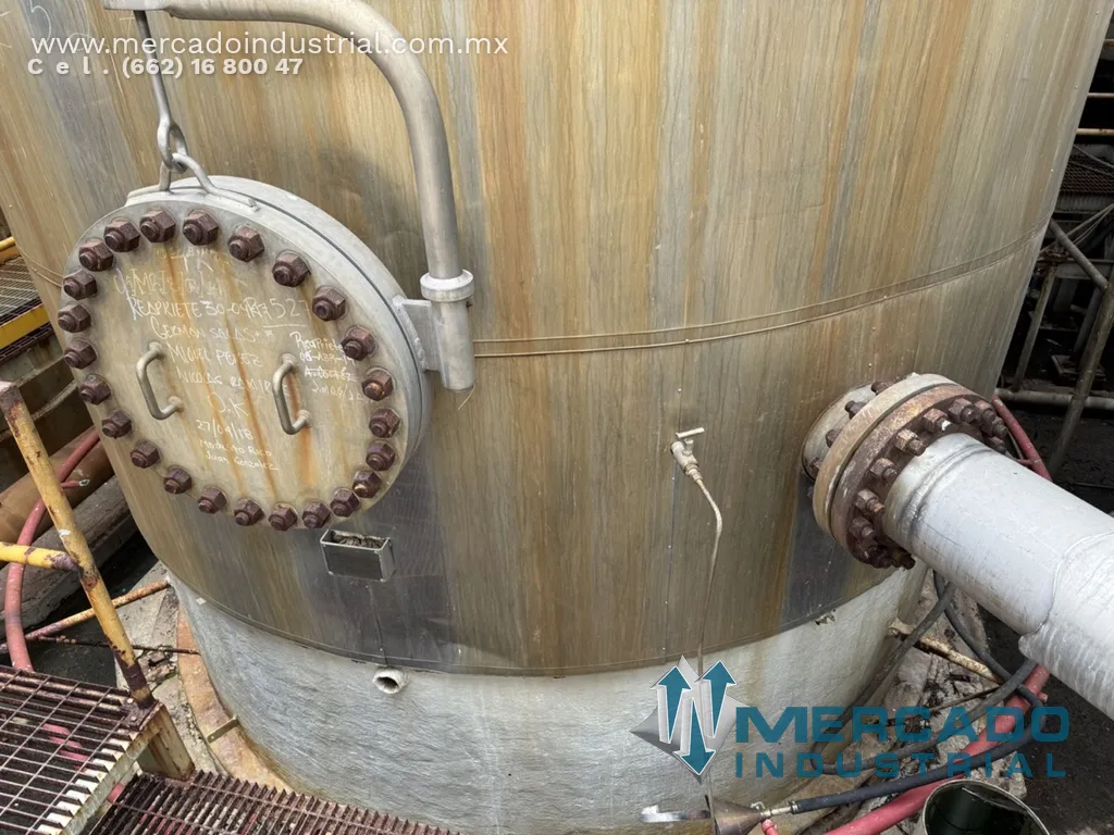 Tanque vertical de 55.3 m³ de acero inoxidable 316L