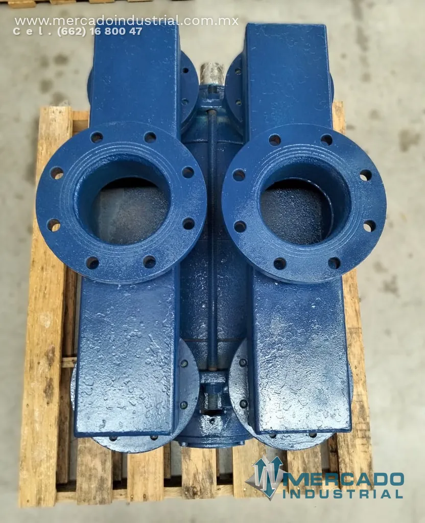 Bomba de vacío 5 1/2" x 5 1/2" modelo TRS 125-1550 marca Travaini
