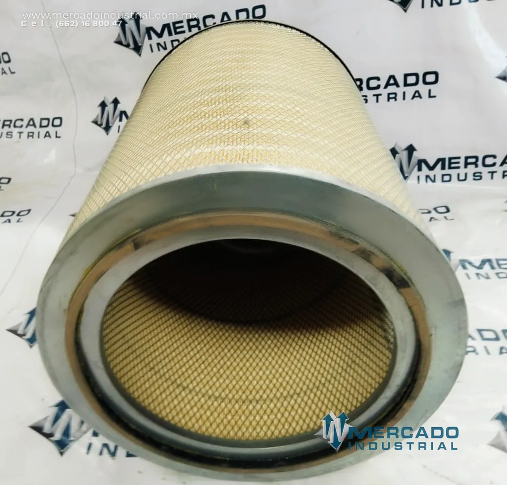Filtro de aire modelo P181040 marca DONALDSON