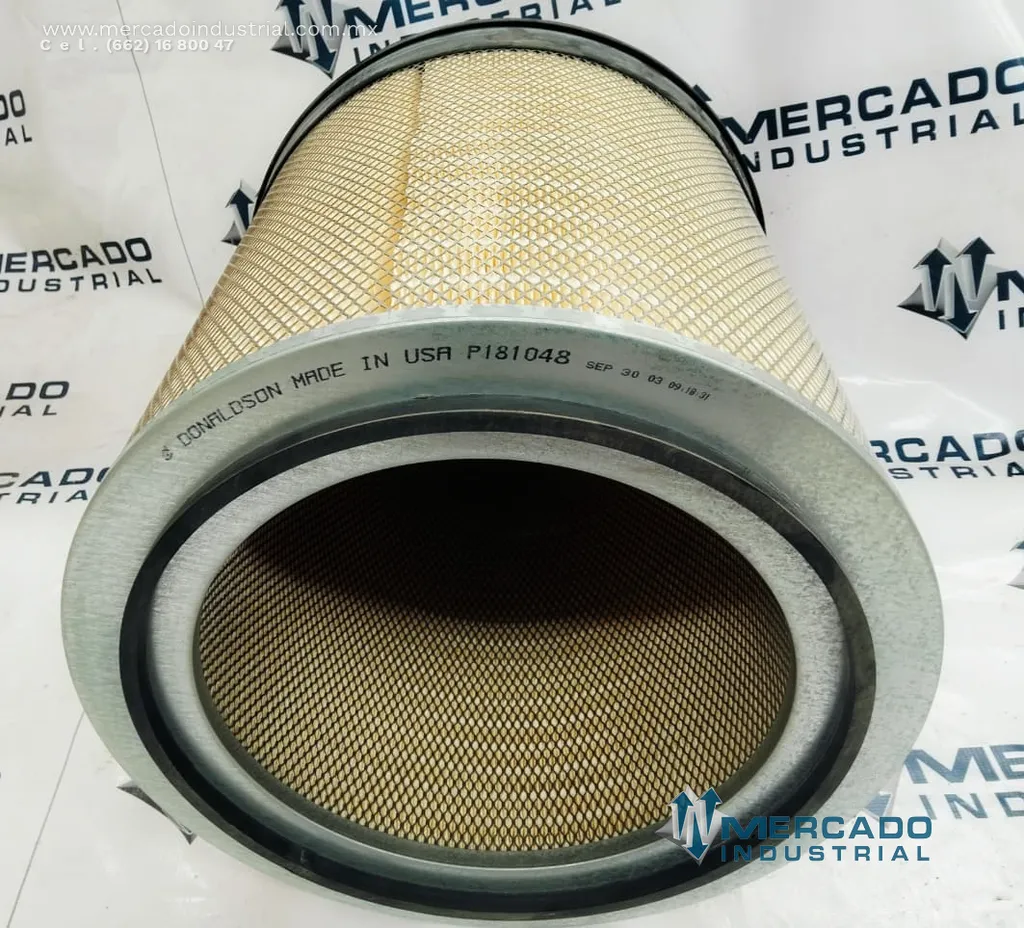 Filtro de aire modelo P181048 marca DONALDSON