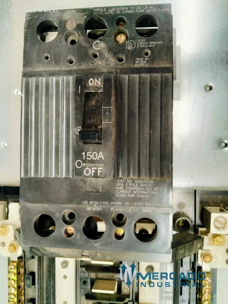 Centro de carga de 24 circuitos 150AMP de 26X85X10 cm modelo TM244115C MOD 3 marca GE