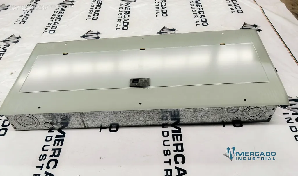 Centro de carga de 24 circuitos 150AMP de 26X85X10 cm modelo TM244115C MOD 3 marca GE