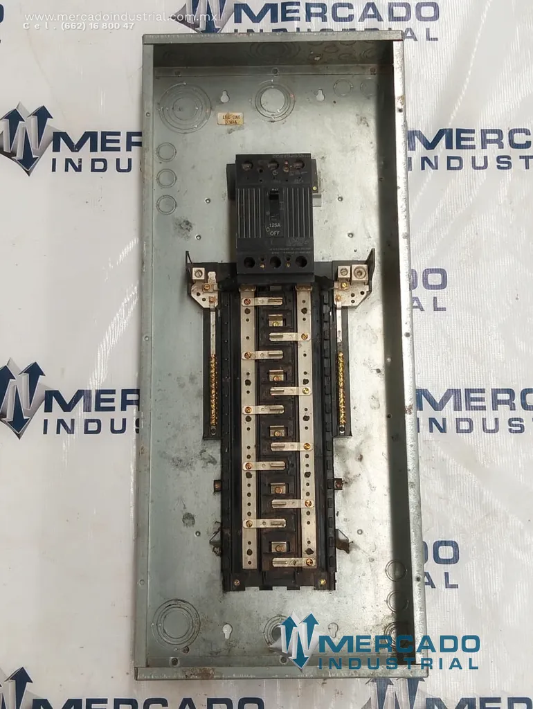 Centro de carga de 30 circuitos 125AMP de 26X85x10 cm modelo TM304112C MOD 3 marca GE