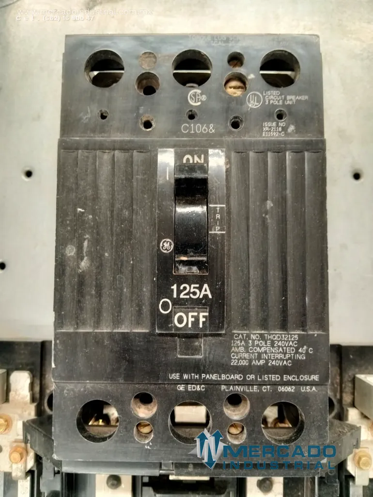 Centro de carga de 30 circuitos 125AMP de 26X85x10 cm modelo TM304112C MOD 3 marca GE