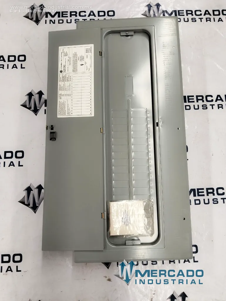Centro de carga de 30 circuitos 125AMP de 26X85x10 cm modelo TM304112C MOD 3 marca GE