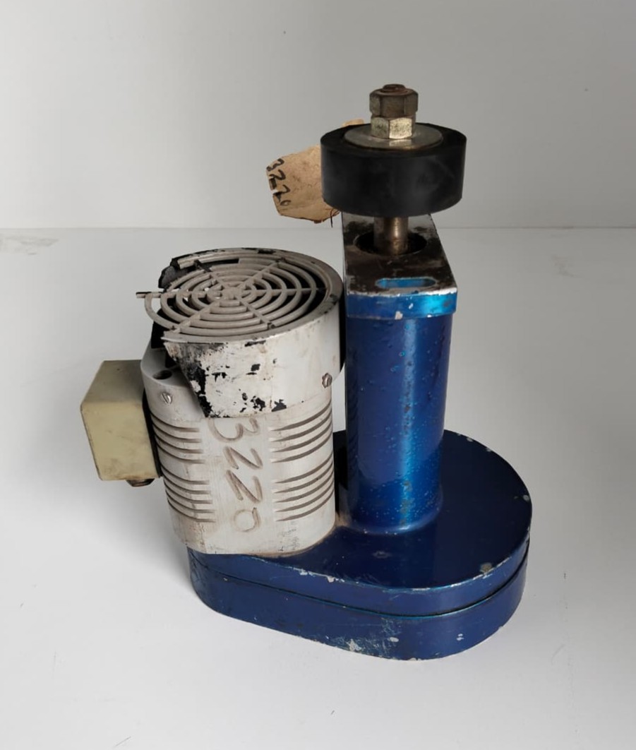 Motor eléctrico 0.05 KW 4 polos 1750 RPM