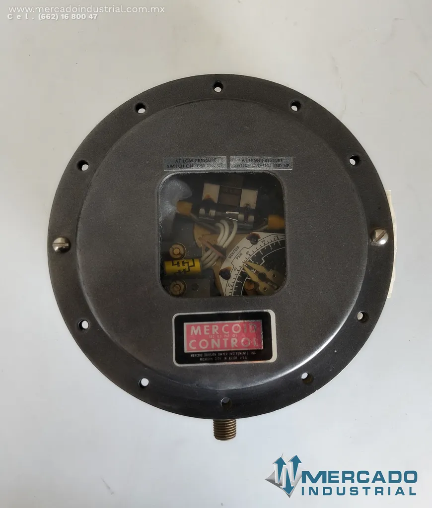 Presostato con tubo de Bourdon de latón 5 a 100 PSI parte DAW-33-153-6 marca Mercoid