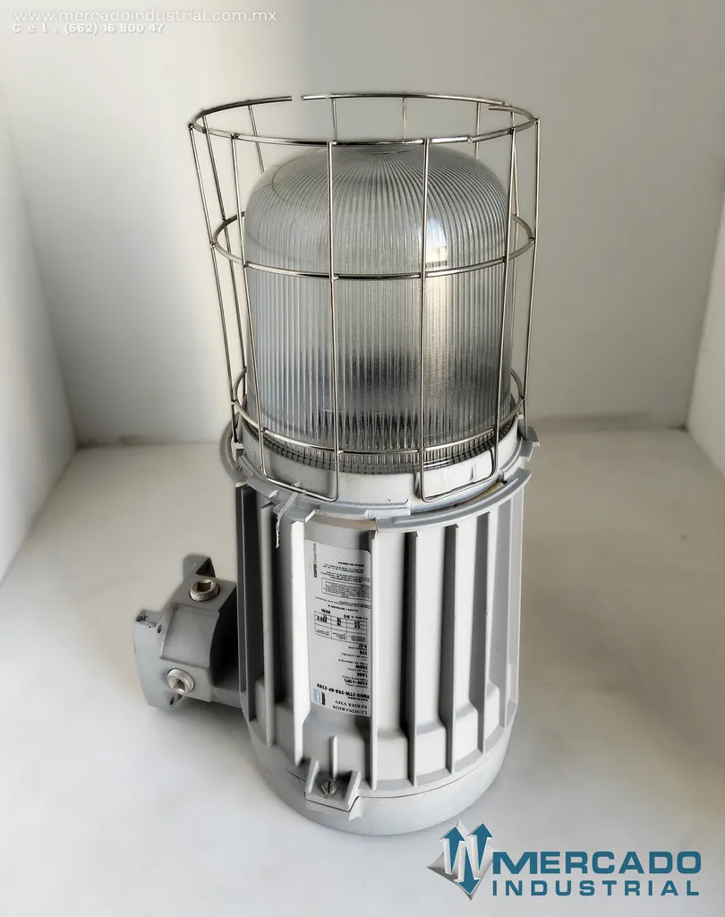 Luminario para áreas peligrosas 277V modelo VMVM-2TW-250-GP marca Cooper Crouse-Hinds