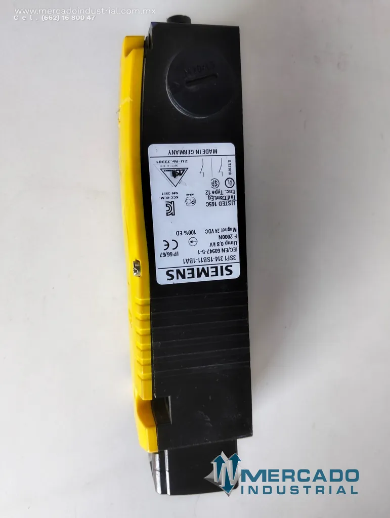 Interruptor de seguridad mecánico con retención magnética 24 V DC marca Siemens