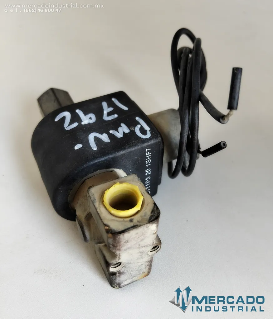 Válvula solenoide de acción directa 150 PSI modelo 7133KBN2GVJ1N0C111P3 marca Parker