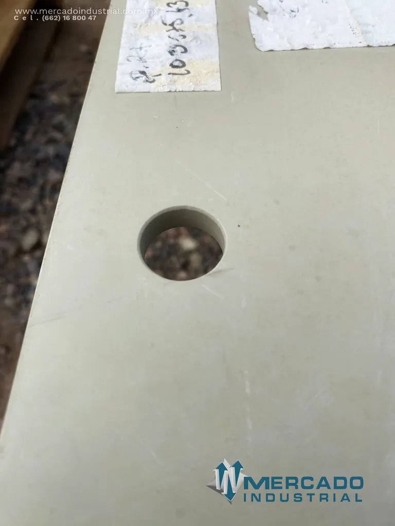 Placa aislante 29 1/4" x 25 3/4" marca Metso