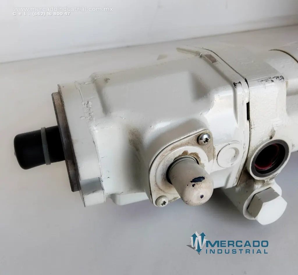 Bomba hidráulica 3000 PSI modelo P26004 marca Eaton