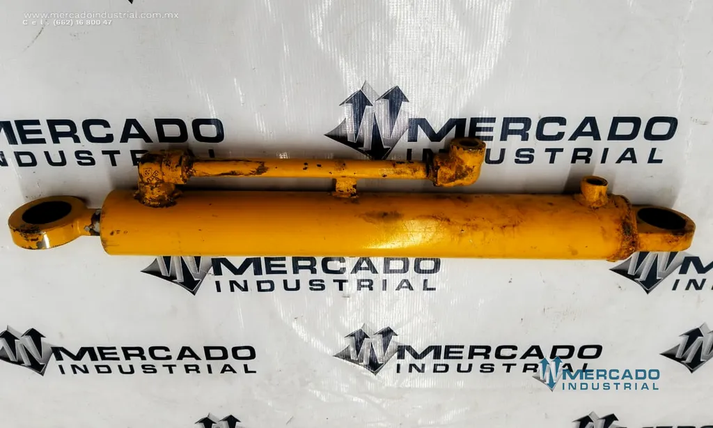 Cilindro hidráulico 31 1/2'' marca CAT
