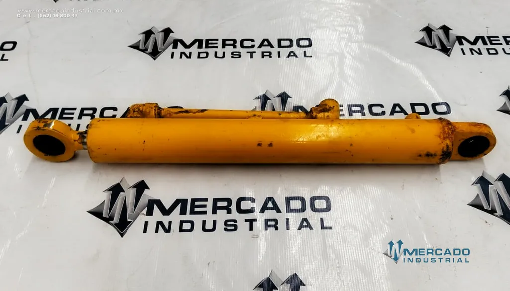 Cilindro hidráulico 31 1/2'' marca CAT