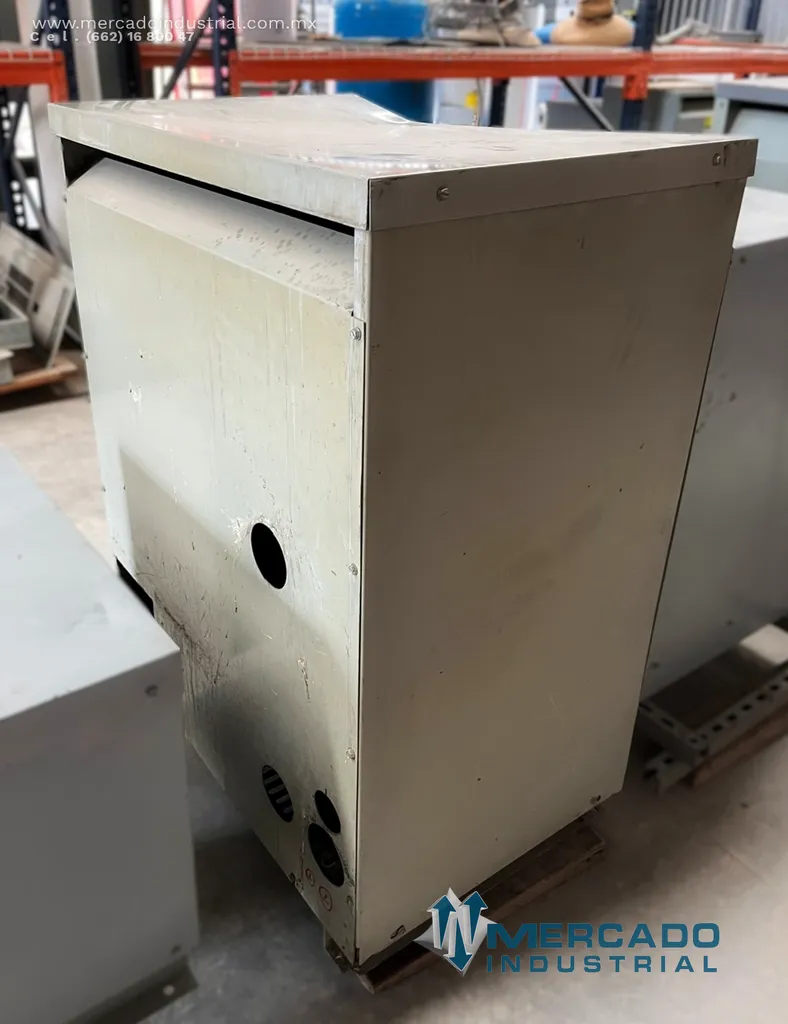 Transformador seco 150.0 KVA 400-208/120V modelo 9T23B3876 marca GENERAL ELECTRIC