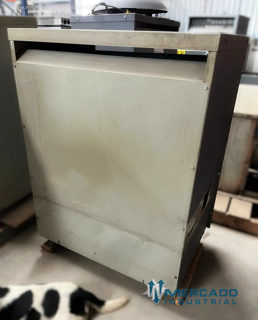 Transformador seco 150 KVA 480-208/120V modelo 9T23B3876 marca GENERAL ELECTRIC
