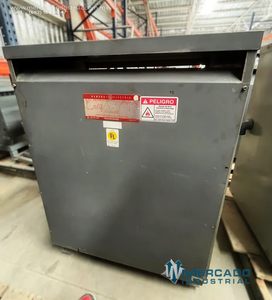 Transformador seco 150 KVA 480-208/120V modelo 9T23B3876 marca GENERAL ELECTRIC