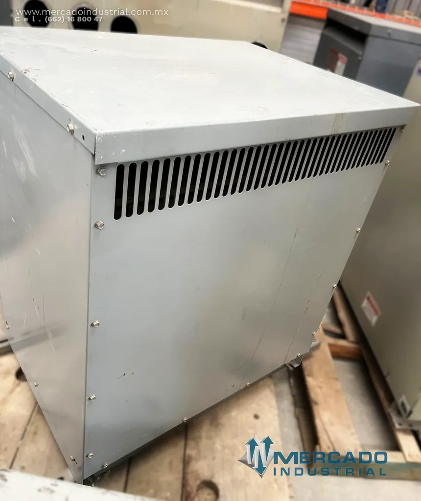 Transformador seco 75.0 KVA 480-208/120V modelo 9T83B3874 marca GENERAL ELECTRIC