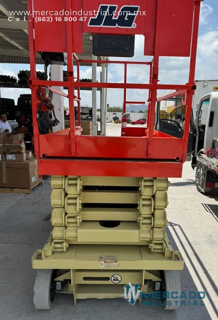 Plataforma eléctrica de tijera modelo 3248RS marca JLG