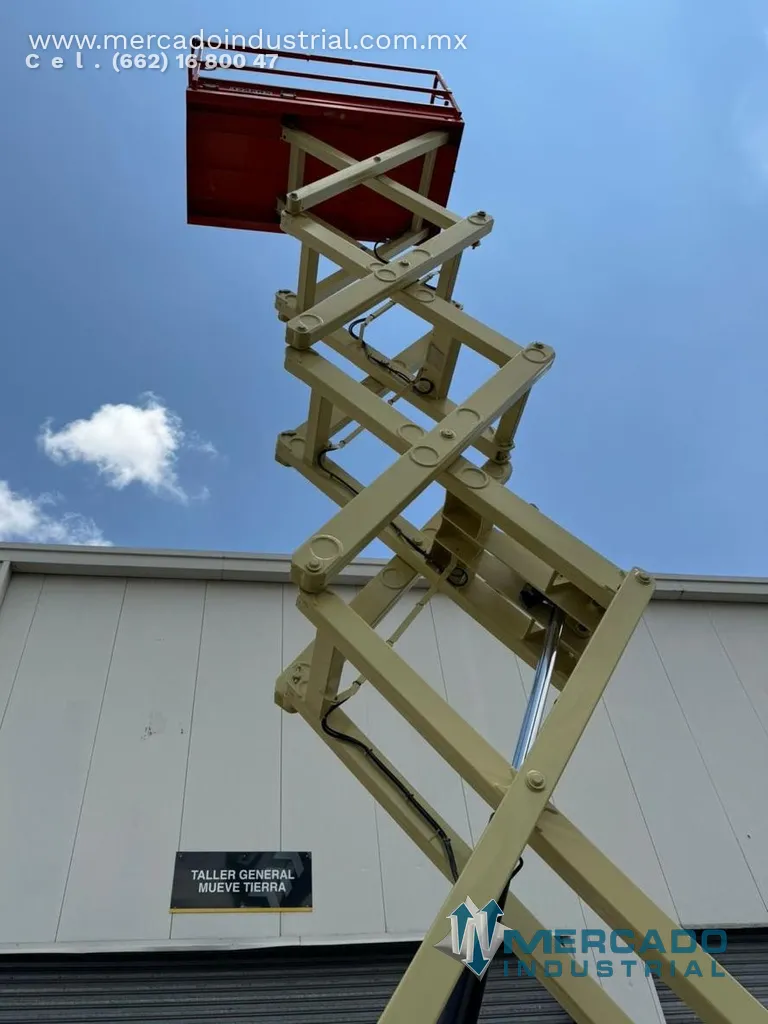 Plataforma eléctrica de tijera modelo 3248RS marca JLG