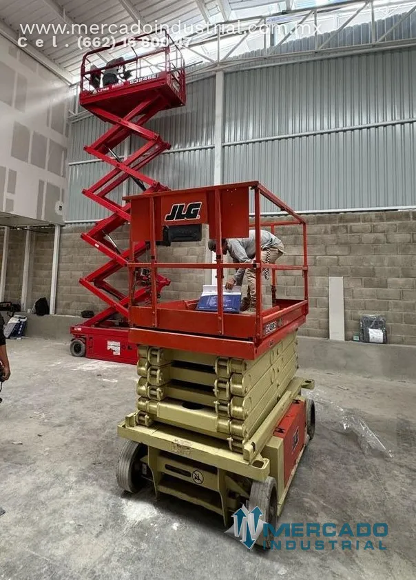 Plataforma eléctrica de tijera modelo 3248RS marca JLG