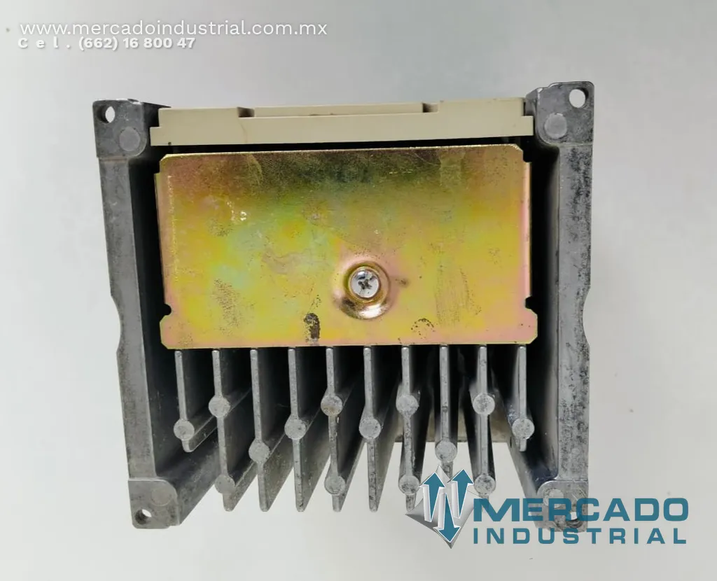 Variador de frecuencia AC 1.5 KW 380-460V modelo 3G3MV-C4037 marca OMRON