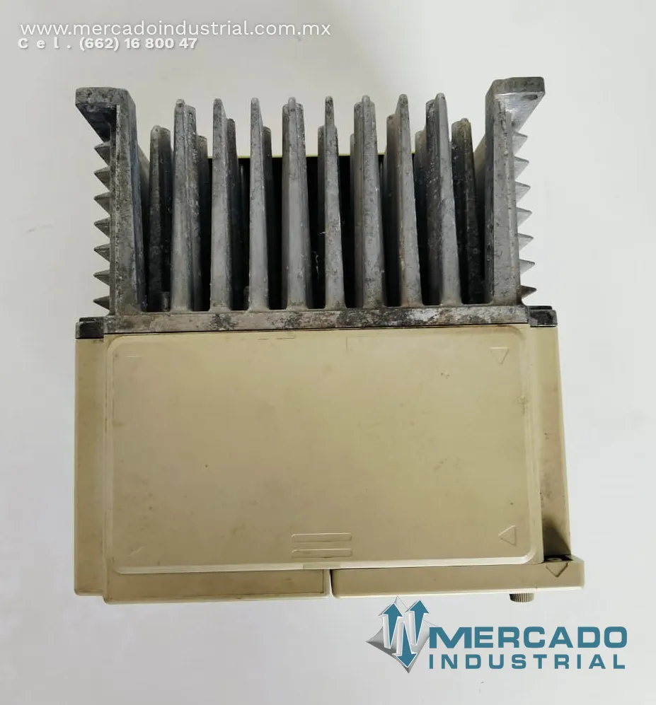 Variador de frecuencia AC 1.5 KW 380-460V modelo 3G3MV-C4037 marca OMRON