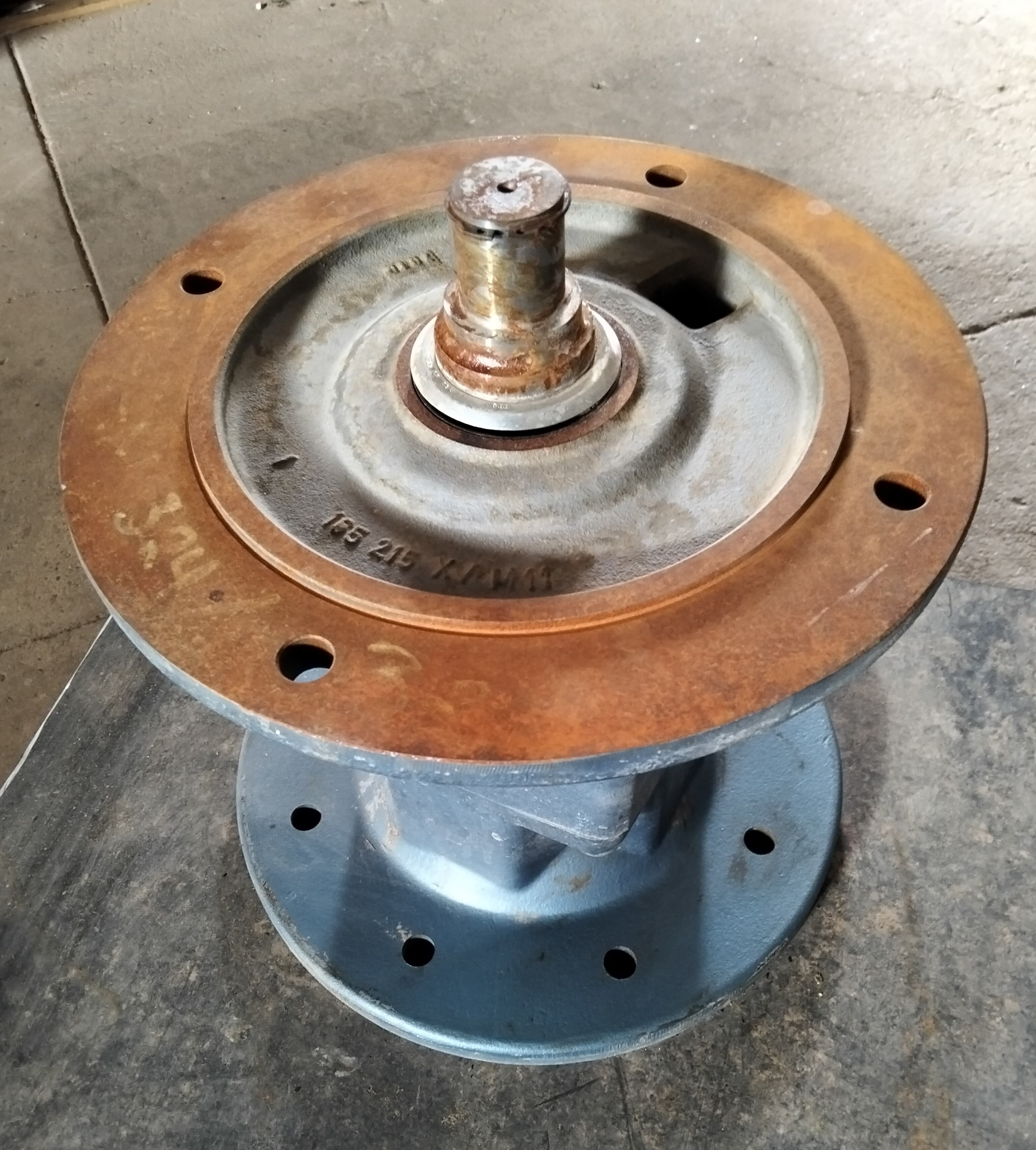 Adaptador para motor/reductor de 14" parte AM324/326 marca SEW EURODRIVE