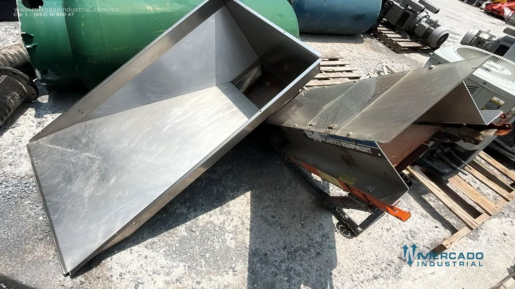 Banda transportadora industrial con tolva modelo STLK-12-2-4-20 marca EMI PLASTICS EQUIPMENT