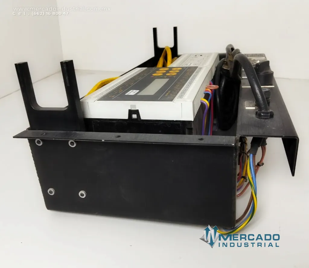 Panel de control eléctrico 24 VDC 12 W parte M8100 marca ALLEN-BRANDLEY