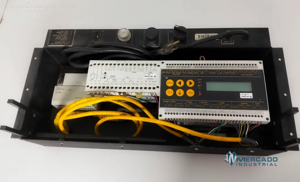 Panel de control eléctrico 24 VDC 12 W parte M8100 marca ALLEN-BRANDLEY