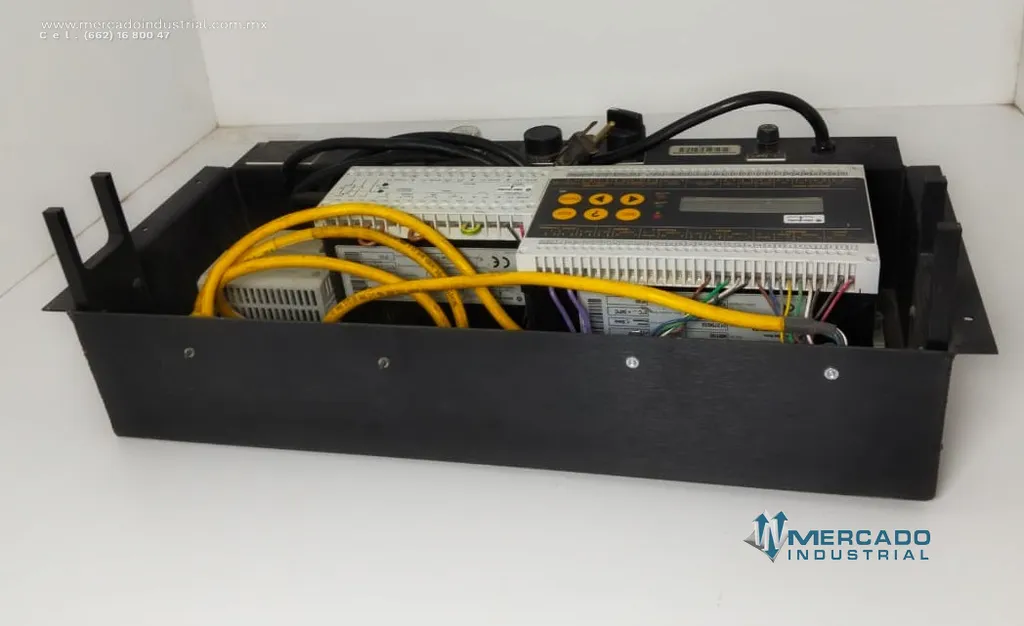 Panel de control eléctrico 24 VDC 12 W parte M8100 marca ALLEN-BRANDLEY