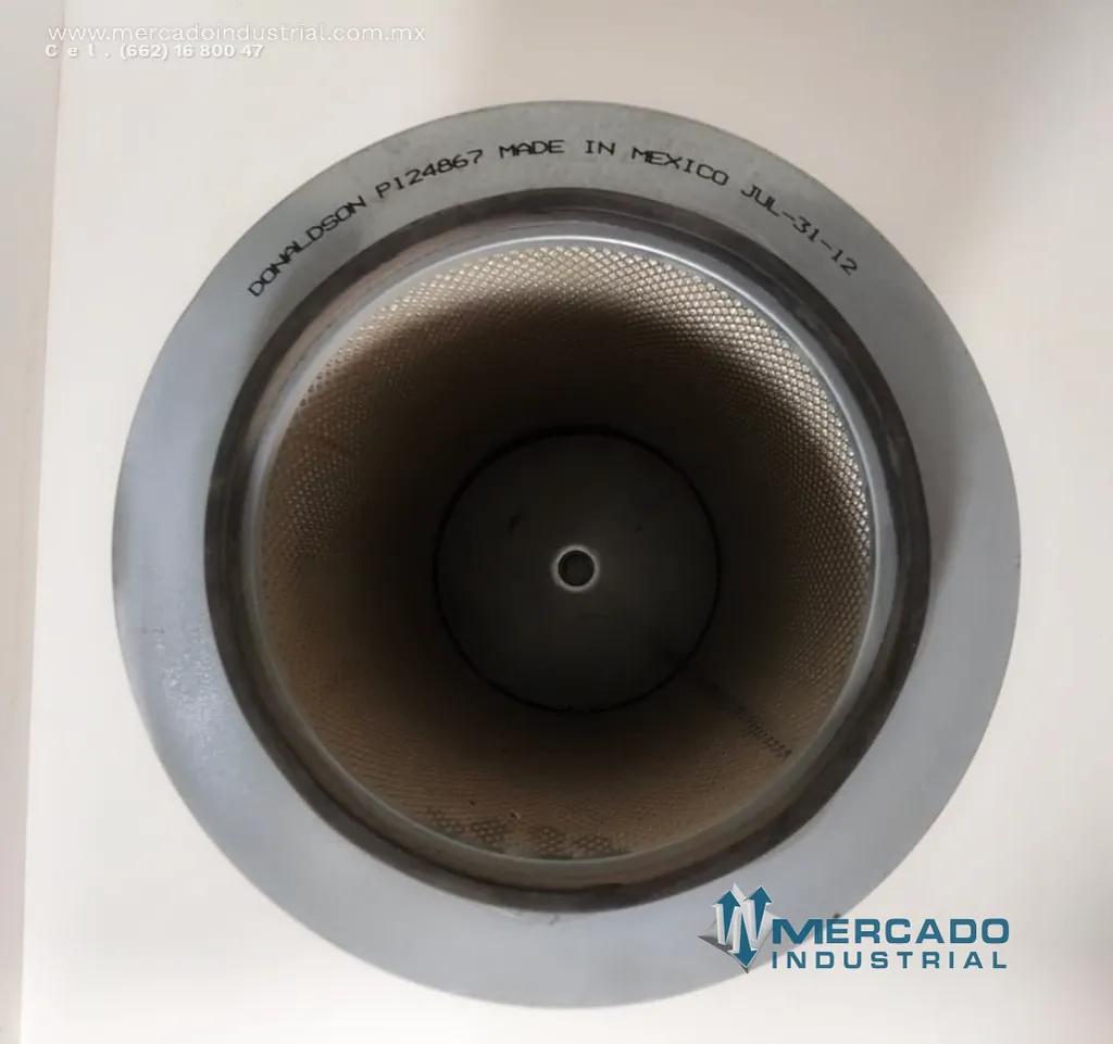 Filtro de aire modelo P124867 marca DONALDSON